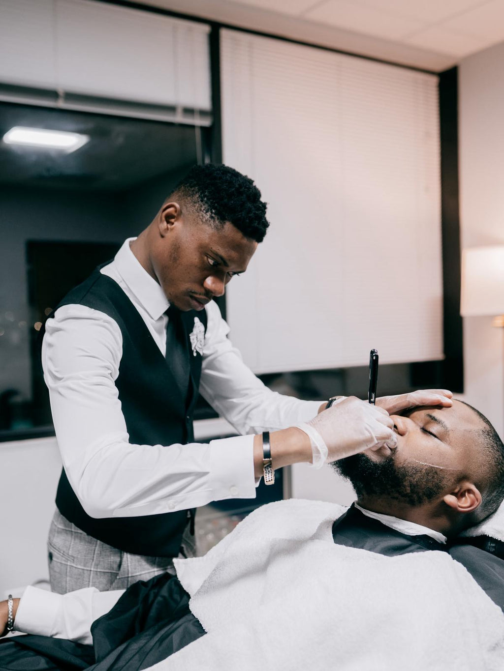 Full Service (Haircut + Beard + Hot Towel + Facial + Shampoo)